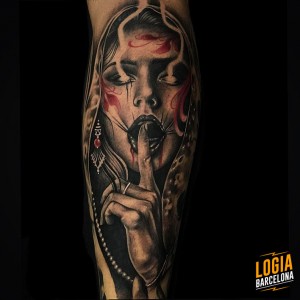 tattoo_pierna_mujer_muerte_terror_sangre_bruno_don_lopes_logia_barcelona 